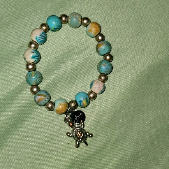 Jilzarah handmade clay turtle bracelet - Picture 1 of 4